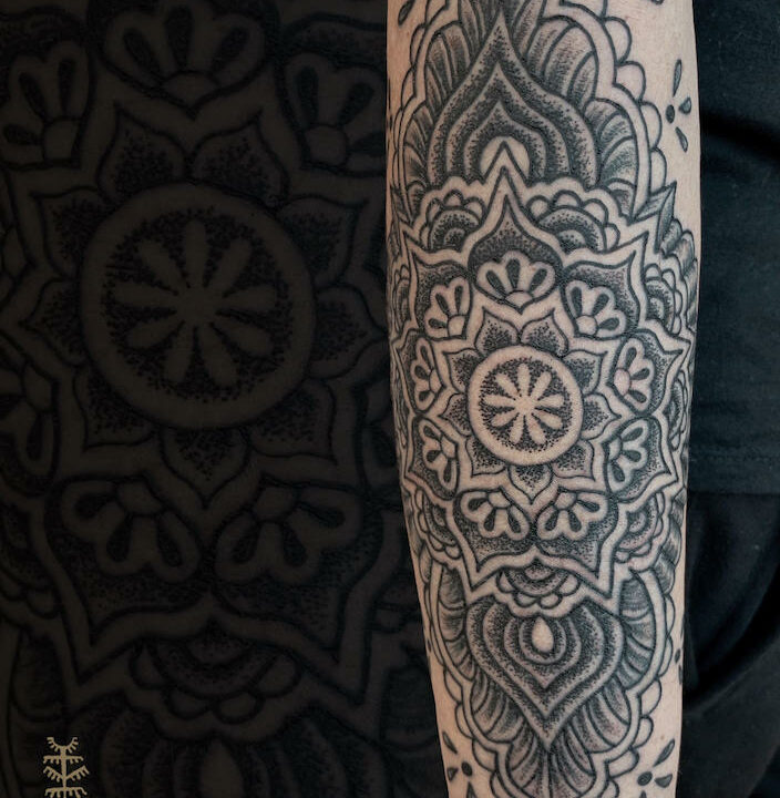 Foto del tatuaje hecho por el artista tatuador Totemikoh en Kaifa´s Tattoo Studio Madrid (Moncloa Chamberí) , estilo mandala con materiales veganos y cruelty free