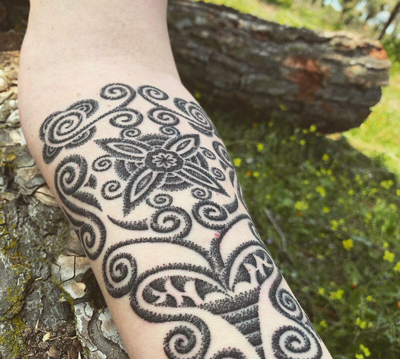 Foto del tatuaje hecho por el artista tatuador Totemikoh en Kaifa´s Tattoo Studio Madrid (Moncloa Chamberí) , estilo maori con materiales veganos y cruelty free