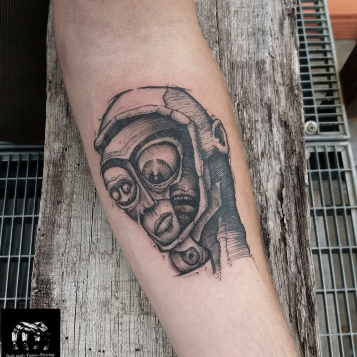 Foto del tatuaje del artista Raúl Rodríguez para Kaifa´s Tattoo Studio en Madrid, realizado con materiales veganos y cruelty free, estilo Sketch