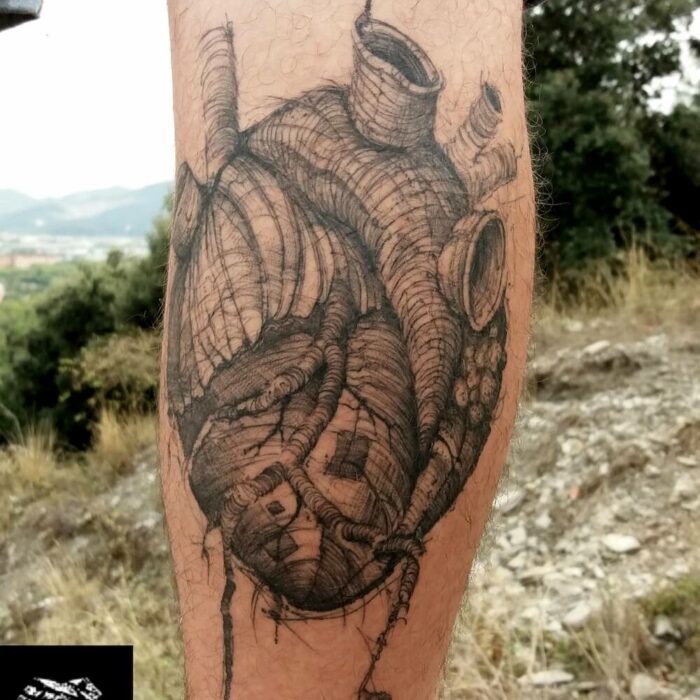 Foto del tatuaje del artista Raúl Rodríguez para Kaifa´s Tattoo Studio en Madrid, realizado con materiales veganos y cruelty free, estilo Sketch