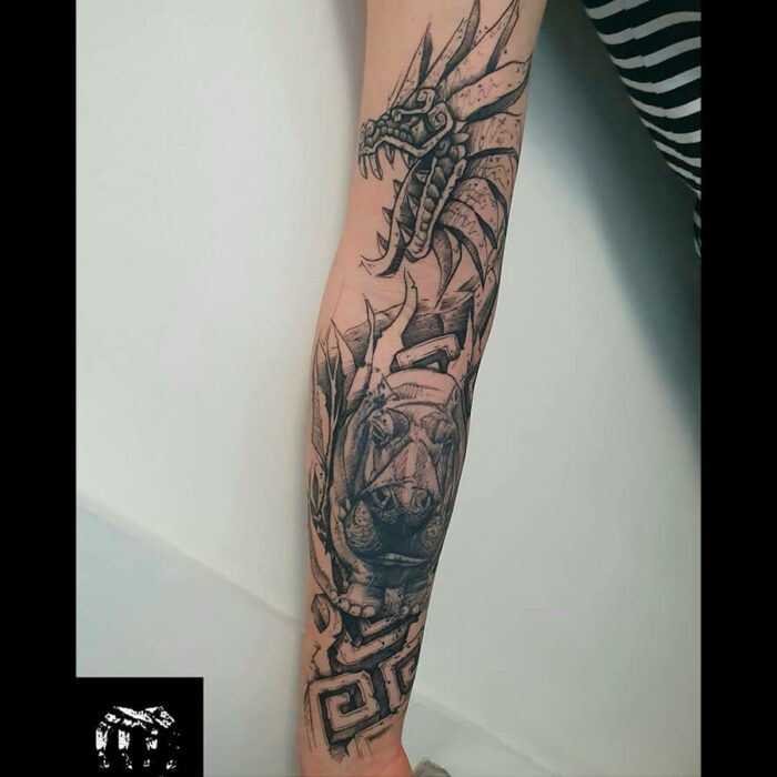 Foto del tatuaje del artista Raúl Rodríguez para Kaifa´s Tattoo Studio en Madrid, realizado con materiales veganos y cruelty free, estilo Sketch