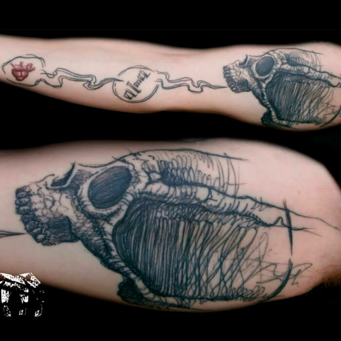 Foto del tatuaje del artista Raúl Rodríguez para Kaifa´s Tattoo Studio en Madrid, realizado con materiales veganos y cruelty free, estilo Sketch, diseño calavera